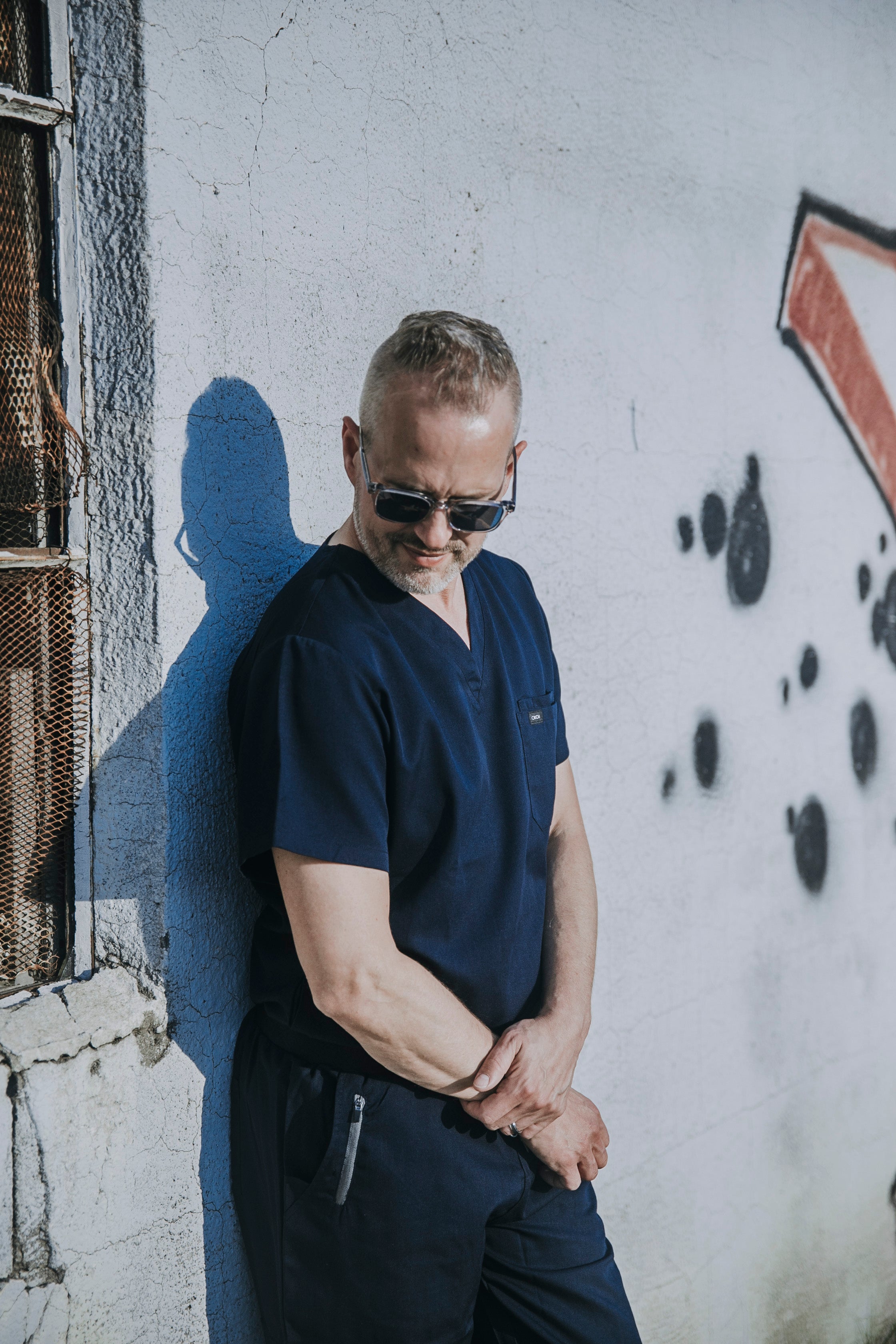 Men’s One Pocket Scrub Top - Navy