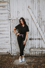 Load image into Gallery viewer, Women’s High Rise Scrub Joggers