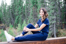 Load image into Gallery viewer, Women’s High Rise Scrub Joggers