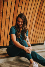 Load image into Gallery viewer, Women’s High Rise Scrub Joggers