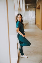 Load image into Gallery viewer, Women’s High-Rise Tailored Scrub Pants