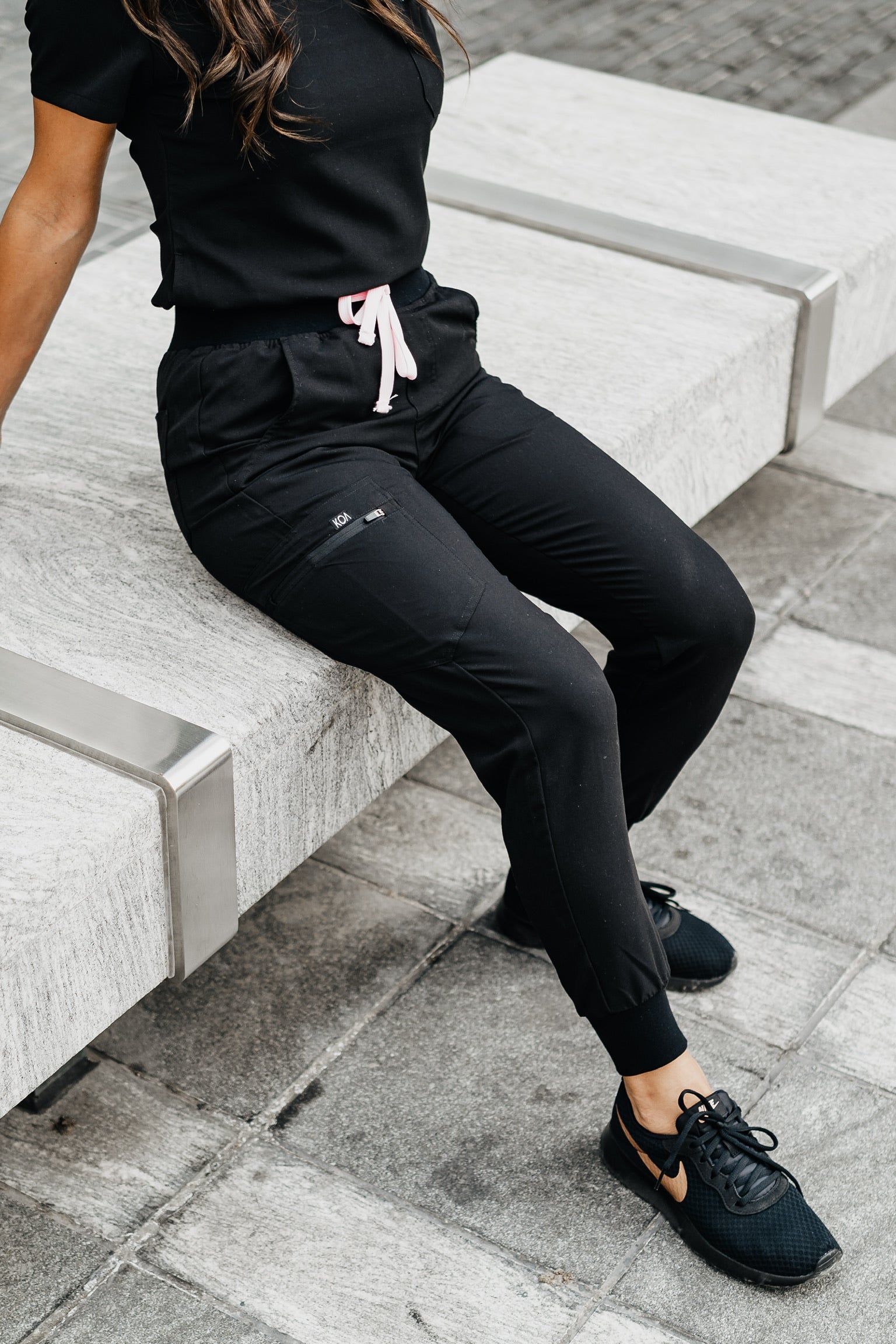 Women’s Regular Rise Scrub Joggers - Black